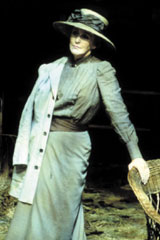 Patricia Hodge in Summerfolk by Maxim Gorky at the National Theatre, August 1999